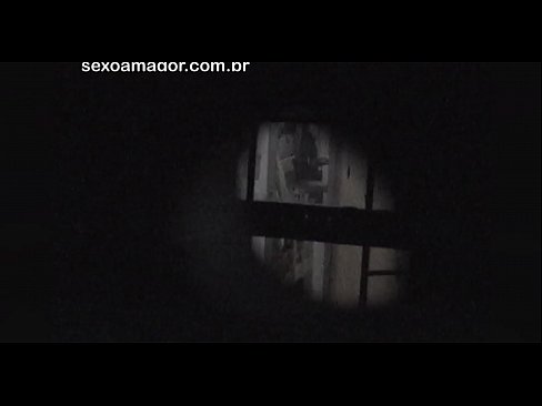 ❤️ Blondie vin an kasèt yon voyeur nan katye kache dèyè brik kre ❤️ Videyo sèks nan nou ❌️